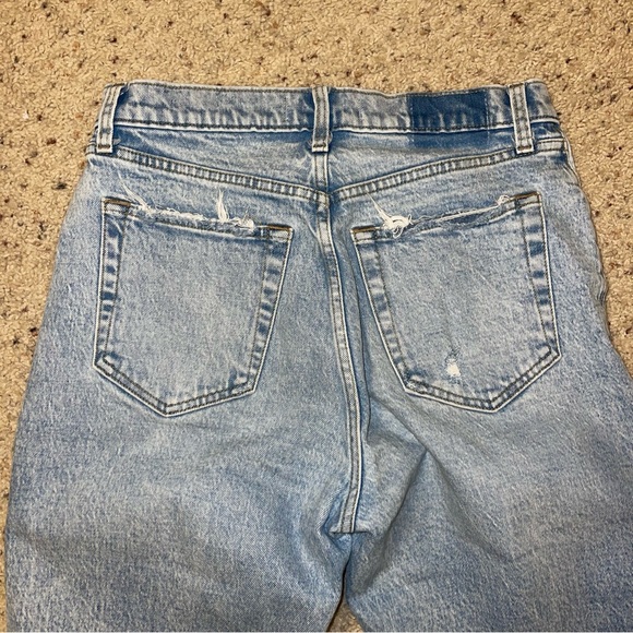 A&F High Rise Distressed Light Wash Straight Leg Jeans Size 28 - Picture 4 of 5